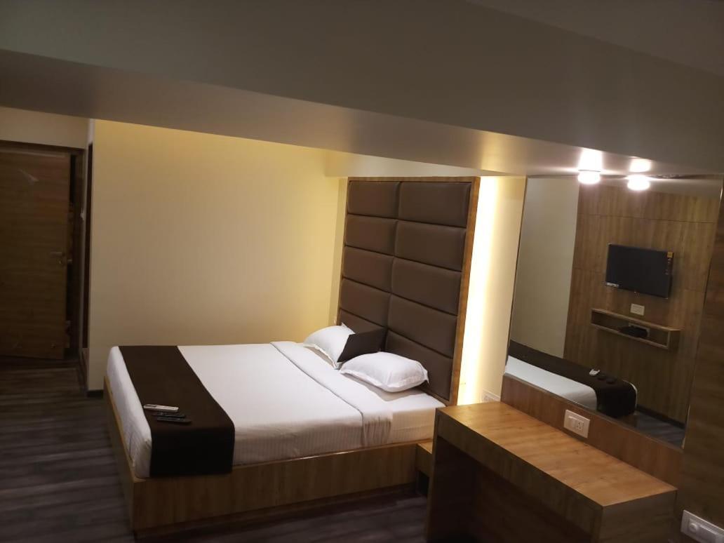 Hotel Heritage Dakshin Navi Mumbai Exterior foto
