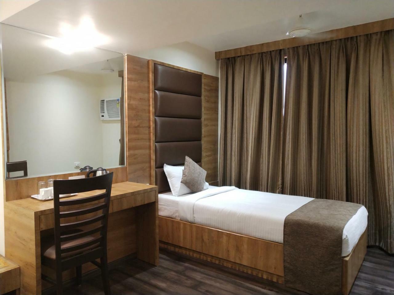 Hotel Heritage Dakshin Navi Mumbai Exterior foto